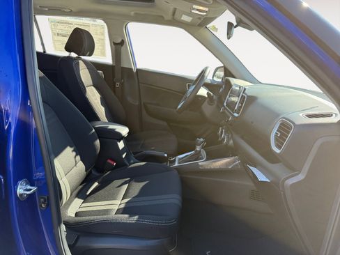 New 2025 Hyundai Venue SEL image 15