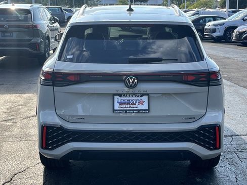 New 2026 Volkswagen Tiguan SEL R-Line AWD/4WD image 21