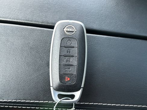 Used 2023 Nissan Rogue SV w/ SV Premium B Package image 36