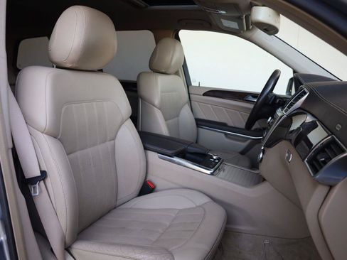 Used 2014 Mercedes-Benz GL 450 4MATIC image 29