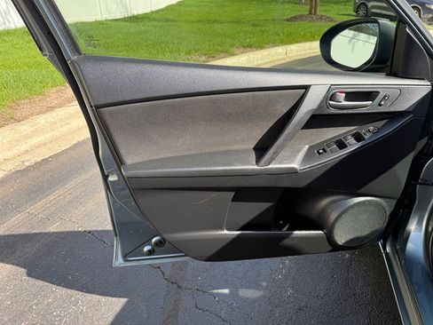 Used 2012 MAZDA MAZDA3 i Sport FWD image 16