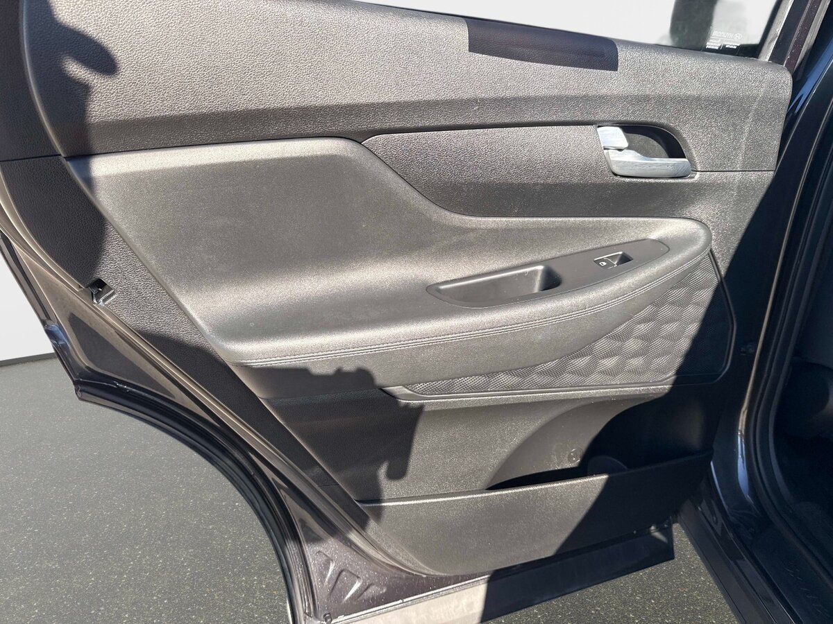 Used 2023 Hyundai Santa Fe SEL FWD image 11