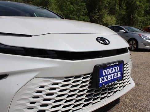 Used 2025 Toyota Camry XSE AWD/4WD image 13