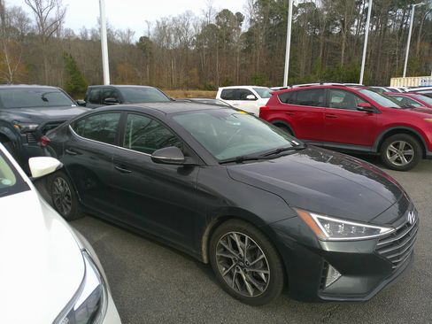 Used 2020 Hyundai Elantra Limited w/ Cargo Package (C1) image 5