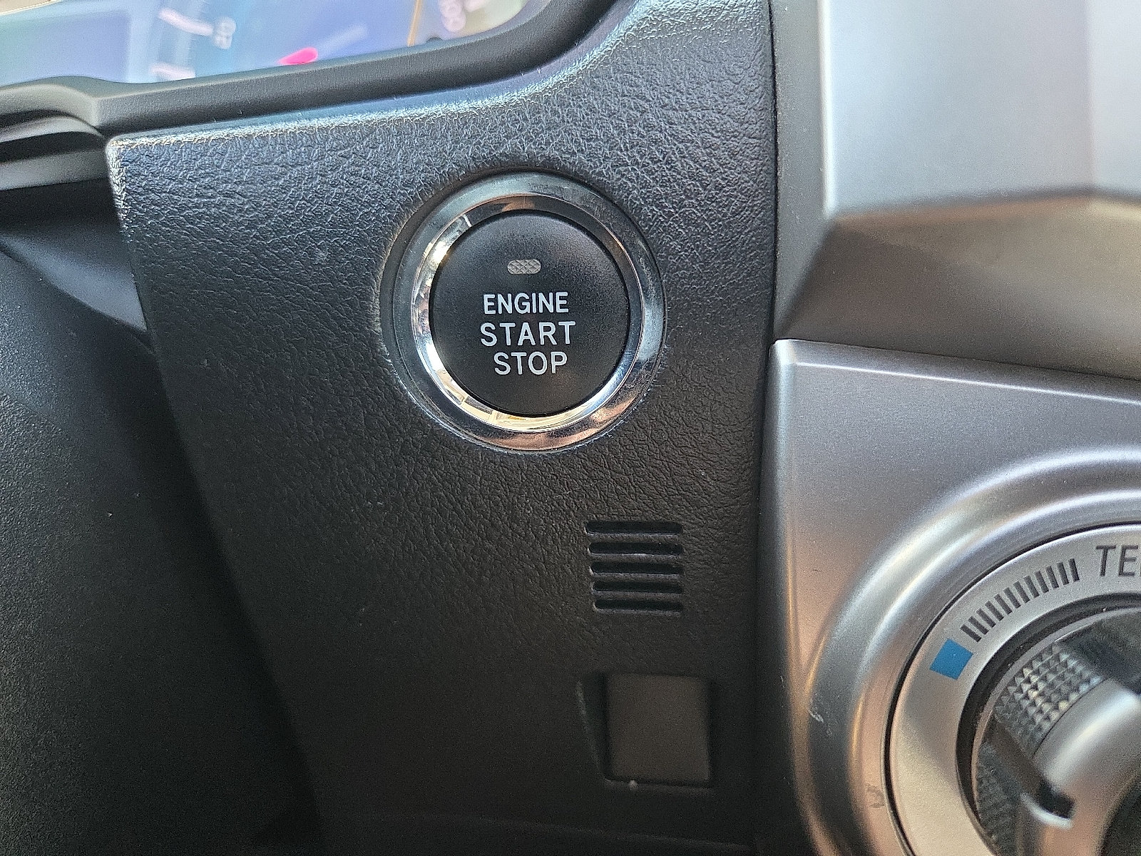 Used 2016 Toyota 4Runner Limited AWD/4WD image 22