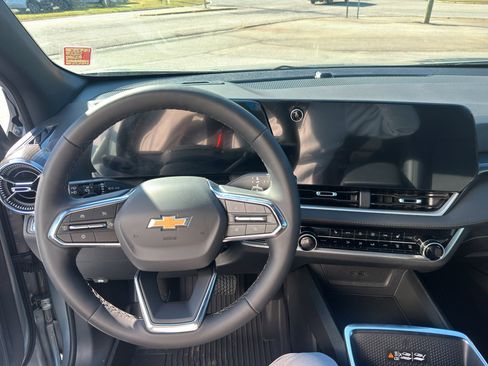 New 2026 Chevrolet Equinox LT w/ Convenience Package II image 5