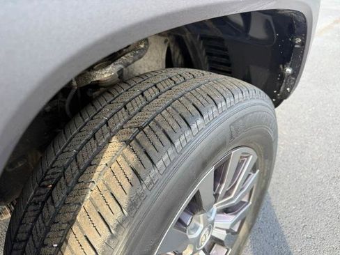 Used 2022 Toyota Tacoma Limited image 18