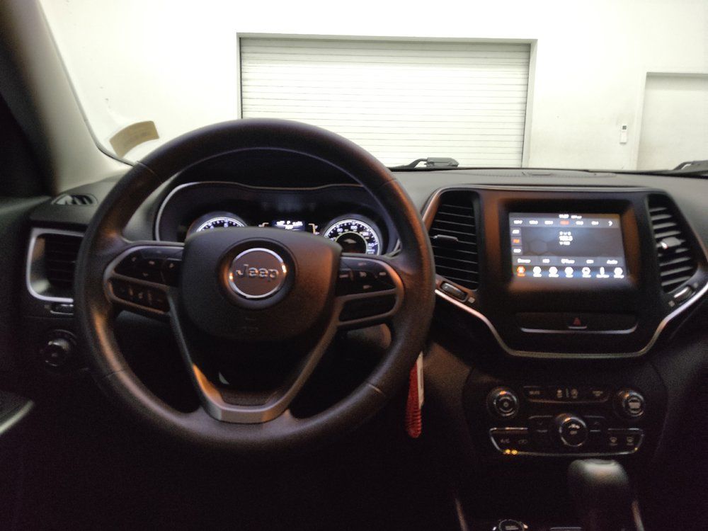 Used 2019 Jeep Cherokee Latitude w/ Popular Appearance Group AWD/4WD image 22
