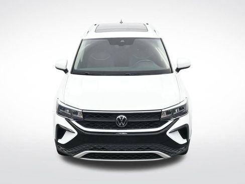 Used 2024 Volkswagen Taos SE image 21
