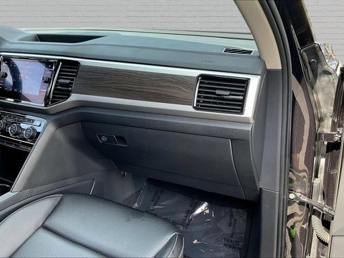 Used 2022 Volkswagen Atlas SE FWD image 17