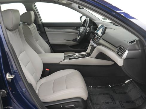 Used 2020 Honda Accord Touring image 11