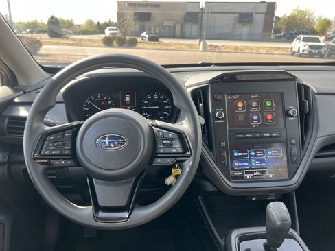 Used 2024 Subaru Crosstrek 2.0i image 2