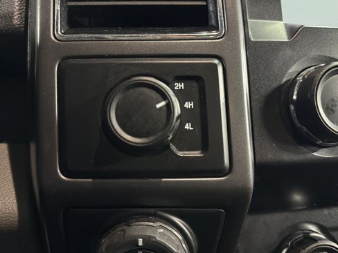 Used 2020 Ford F150 XLT w/ Trailer Tow Package image 25