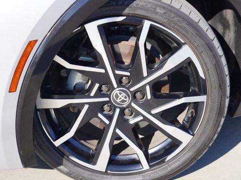 Used 2023 Toyota Prius Prime Premium image 12