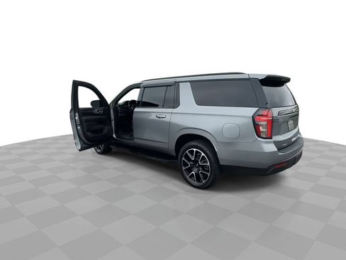 Used 2023 Chevrolet Suburban RST w/ Luxury Package AWD/4WD image 6