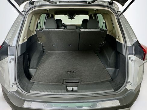 Used 2023 Nissan Rogue SV image 27