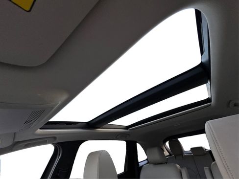 Used 2024 MAZDA CX-90 Plug-In Hybrid w/ Premium Pkg image 22