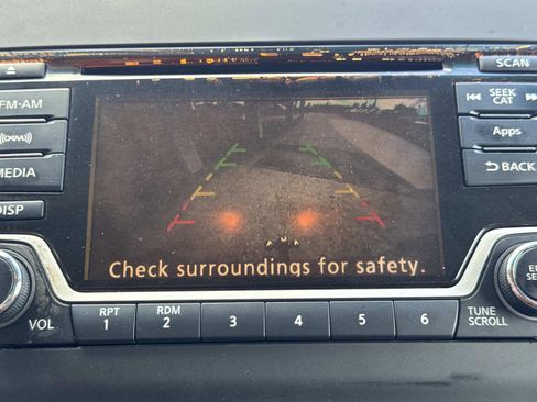 Used 2016 Nissan Frontier SV image 25