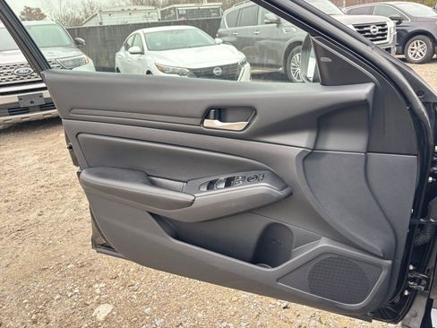 Used 2024 Nissan Altima 2.5 SV image 20