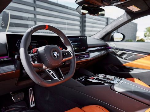 Used 2026 BMW M5 w/ Executive Package image 2