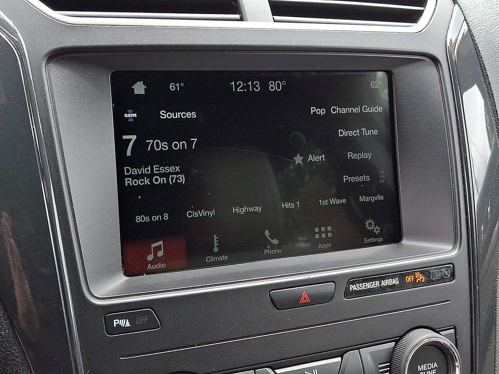 Used 2018 Ford Explorer XLT w/ Equipment Group 202A AWD/4WD image 17
