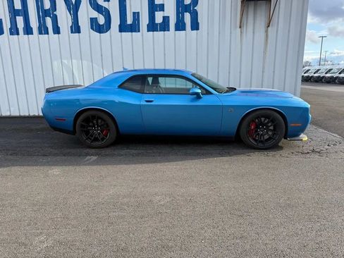 Used 2023 Dodge Challenger SRT Hellcat w/ Driver Convenience Group image 9