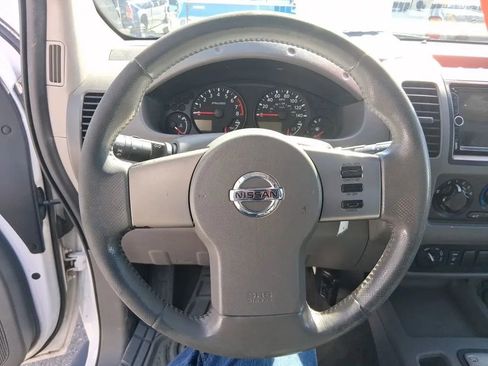 Used 2005 Nissan Frontier LE w/ (X01) Leather Pkg AWD/4WD image 15