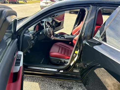 Used 2018 Lexus IS 300 F Sport w/ F Sport Package image 9