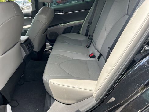 Used 2022 Toyota Camry XLE w/ Navigation Package FWD image 7