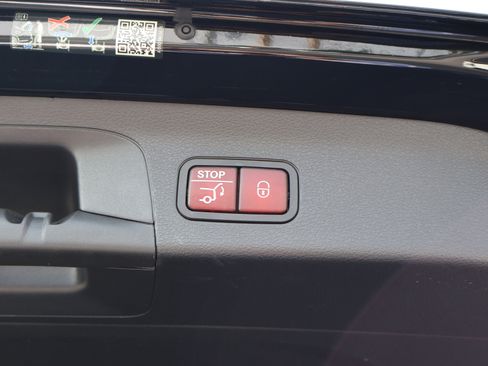 Certified 2024 Mercedes-Benz GLS 450 4MATIC image 25