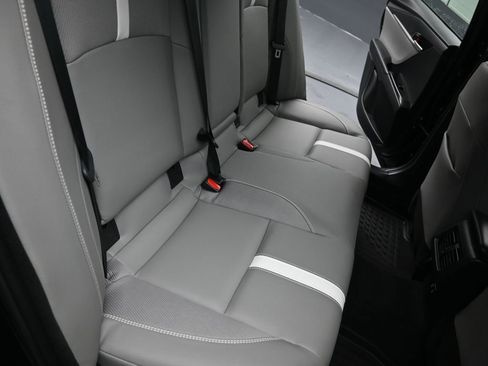 Used 2025 Toyota Camry SE image 25