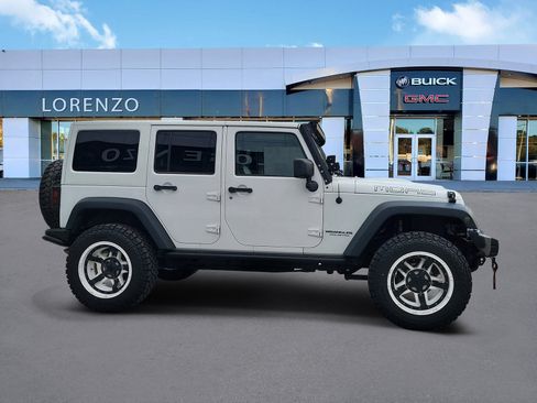 Used 2013 Jeep Wrangler Unlimited Sahara AWD/4WD image 4