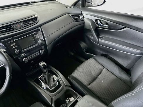 Used 2017 Nissan Rogue SV FWD image 11