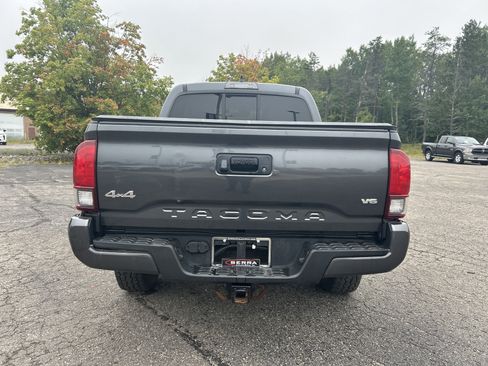 Used 2021 Toyota Tacoma SR AWD/4WD image 4