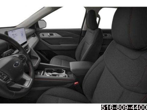 Used 2025 Ford Explorer Active image 9