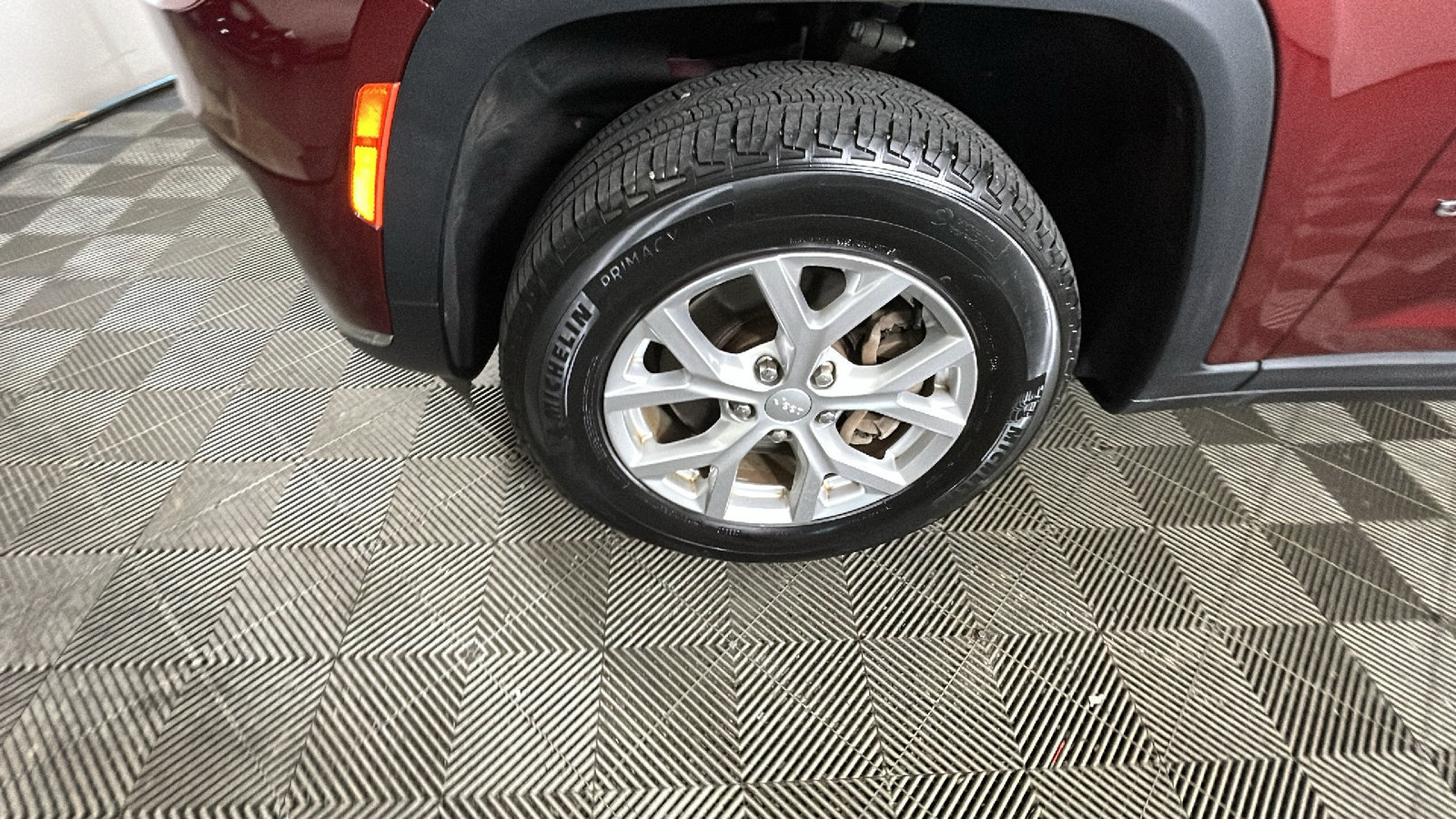 Used 2023 Jeep Grand Cherokee L Limited AWD/4WD image 11