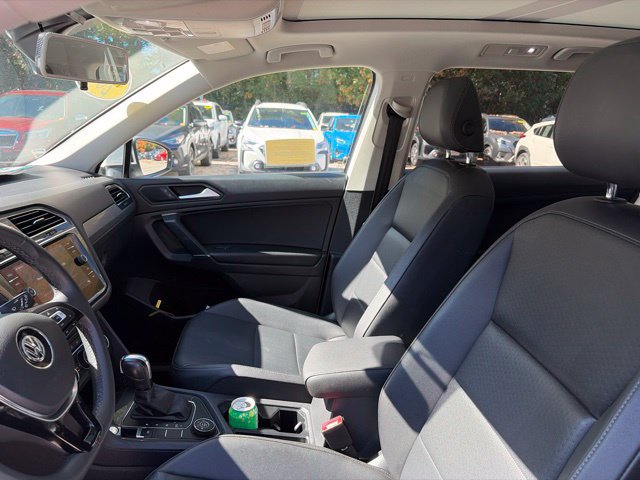 Used 2020 Volkswagen Tiguan SE w/ Panoramic Sunroof Package AWD/4WD image 34
