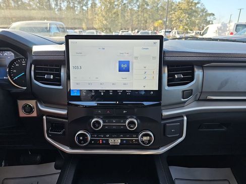 Used 2024 Ford Expedition XLT image 25