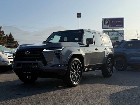 Used 2025 Lexus GX 550 image 10