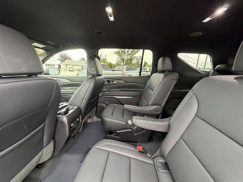 Used 2026 Chevrolet Traverse LT AWD/4WD image 25