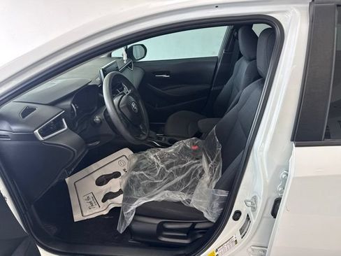 Used 2021 Toyota Corolla LE w/ Carpet Mat Package (TMS) FWD image 10