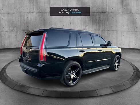 Used 2016 Cadillac Escalade Luxury image 5