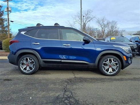 Used 2021 Kia Seltos SX image 2