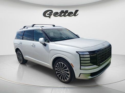 Used 2026 Hyundai Palisade Calligraphy FWD image 2