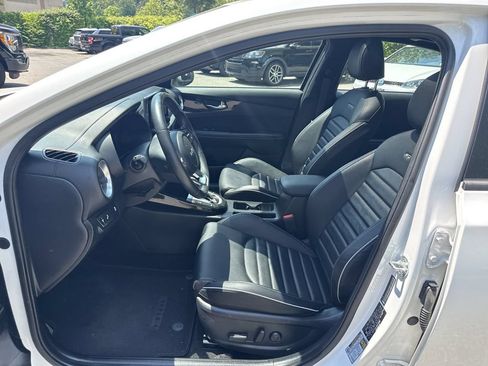 Used 2022 Kia Forte GT-Line w/ GT-Line Premium Package FWD image 17