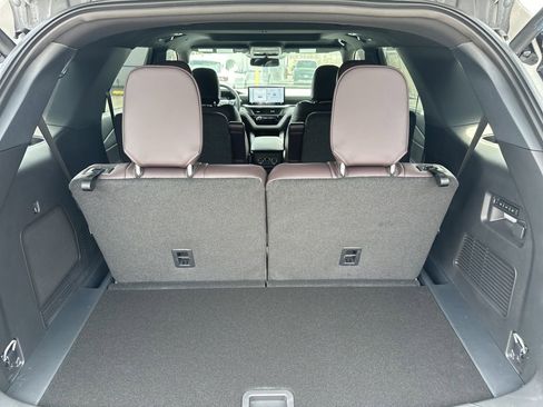New 2026 Ford Explorer Platinum image 16