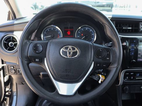 Used 2019 Toyota Corolla LE w/ Carpet Mat Package (TMS) FWD image 21