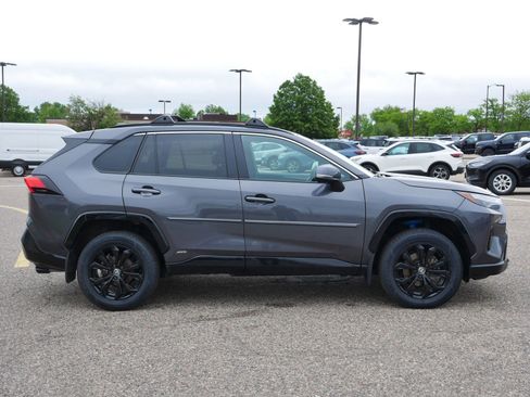 Used 2024 Toyota RAV4 SE w/ Convenience Package AWD/4WD image 8