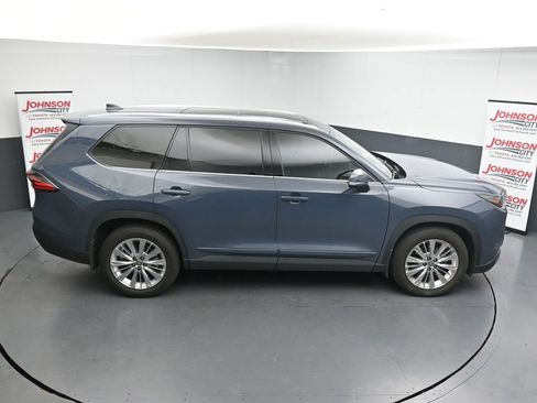Used 2025 Toyota Grand Highlander AWD image 28