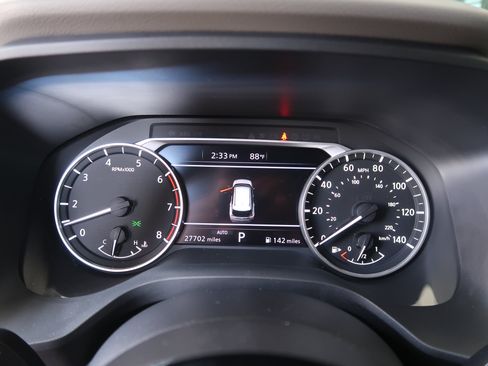 Used 2022 Nissan Rogue SV AWD/4WD image 30